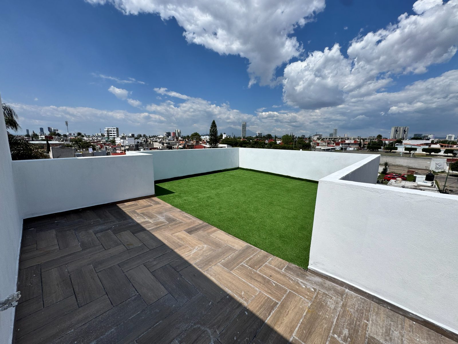 Obra al frente